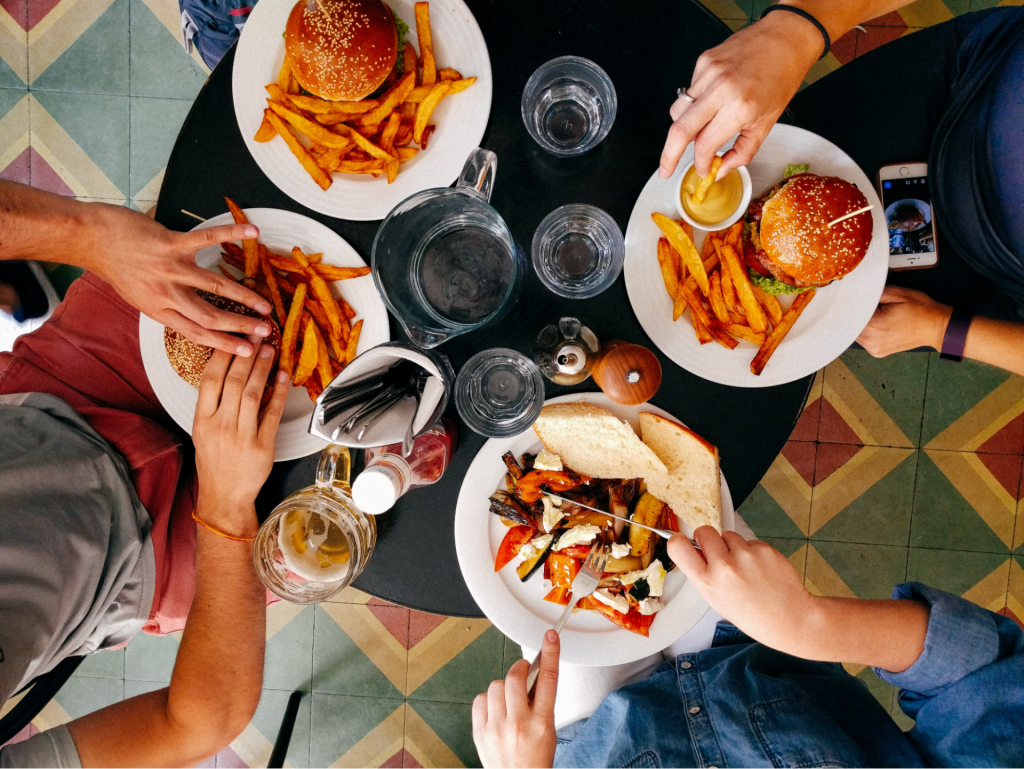 restaurant management tips: how to improve customer satisfaction